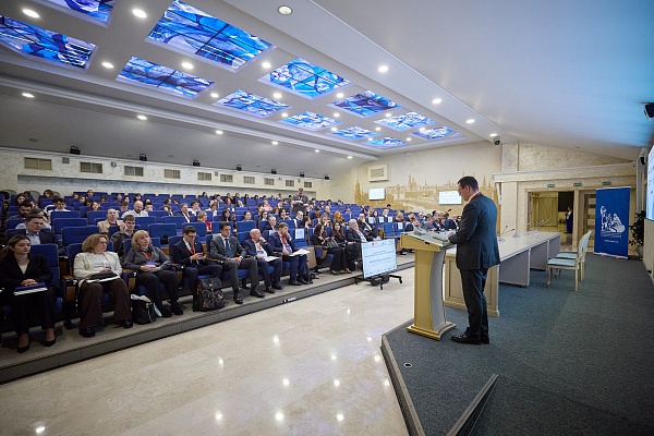 Владимир Платонов представил проект «Начни свой бизнес с Москвой» на конференции «МежВУЗ – от локальных вызовов к международным решениям»